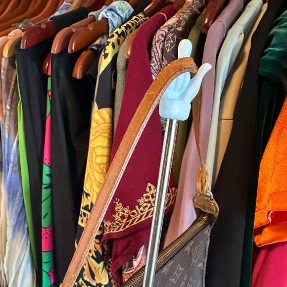 Louis Vuitton Monogram Pochette Accessories - Picture 5 of 11